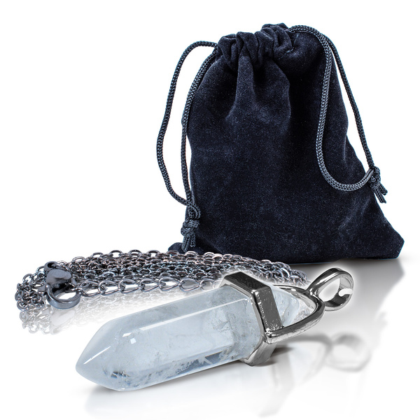 Pingente com cristal de rocha em saquinho + corrente