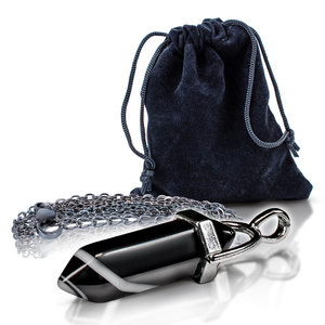 Pingente com ágata preta em saquinho + corrente