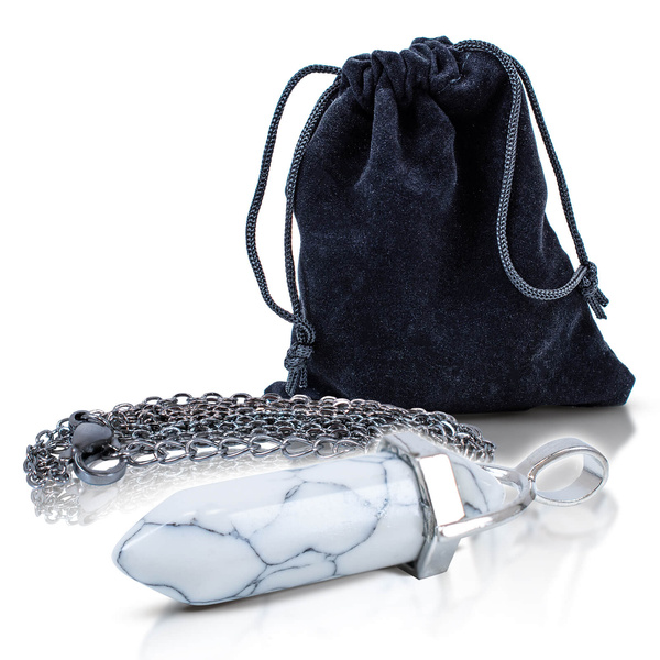 Pingente com turquesa branca em saquinho + corrente