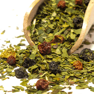 Yerbera – Lata metálica + Verde Mate Green Frutos del Bosque 0,5 kg