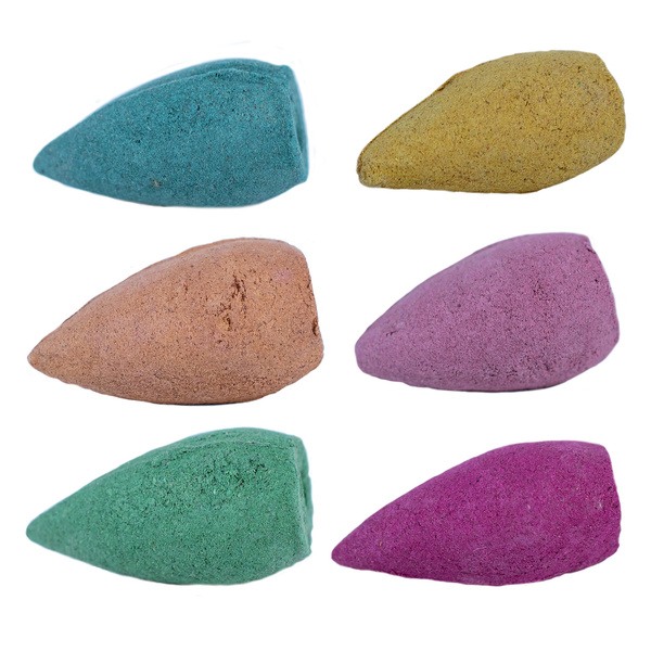 Conjunto: incensos em cone + incensário