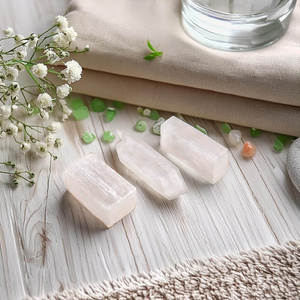 Selenito branco (pedra bruta) 1 unid.